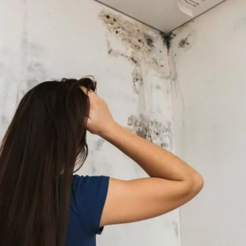 Affrontare l'umidità accidentale: rischi e prevenzione