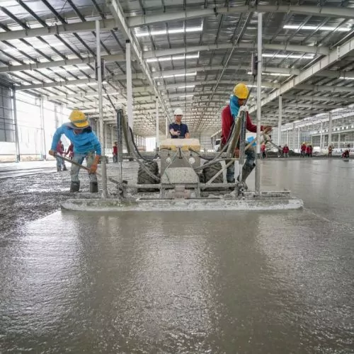 Calcestruzzo fibrorinforzato nei pavimenti industriali: vantaggi e l'innovativa soluzione delle fibre Readymesh