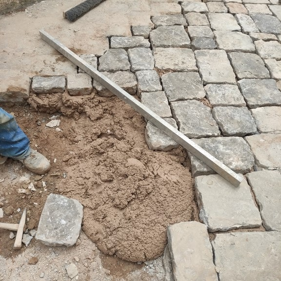 Sanazieg e Calcesana nel restauro delle pavimentazioni storiche in basolato calcareo salentino