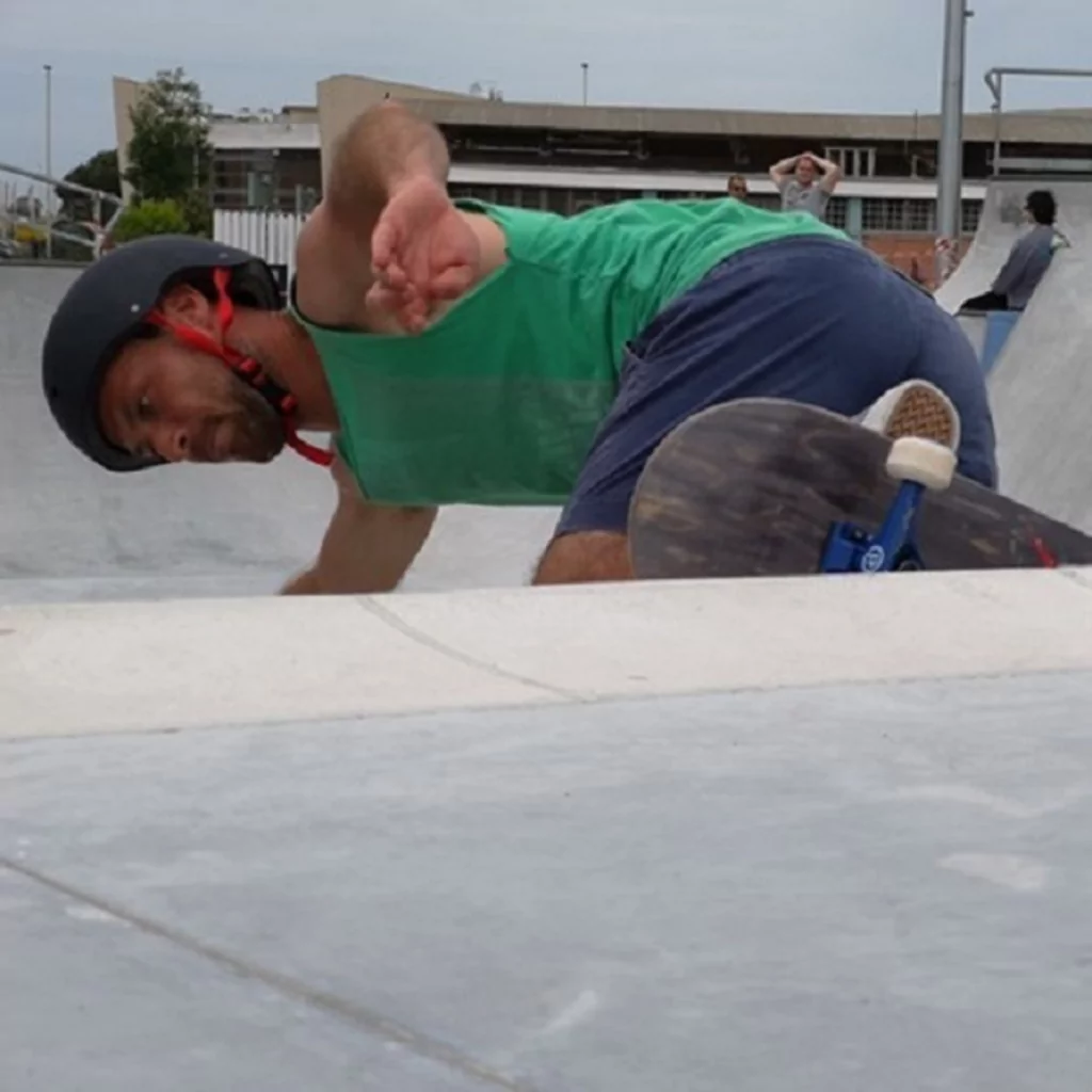 Fluid Spritz AF: accelerante liquido senza alcali per calcestruzzo spruzzato, utilizzato per la realizzazione del Concrete Skatepark di Ostia (RM)